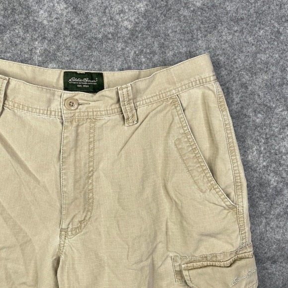 Eddie Bauer Cargo Shorts Mens 32 Ripstop Relaxed Outdoor Hiking Shorts Tan Beige - Picture 2 of 9